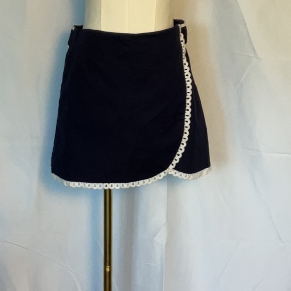 Lilly Pulitzer Navy w/white trim skort size 2 - Picture 1 of 6